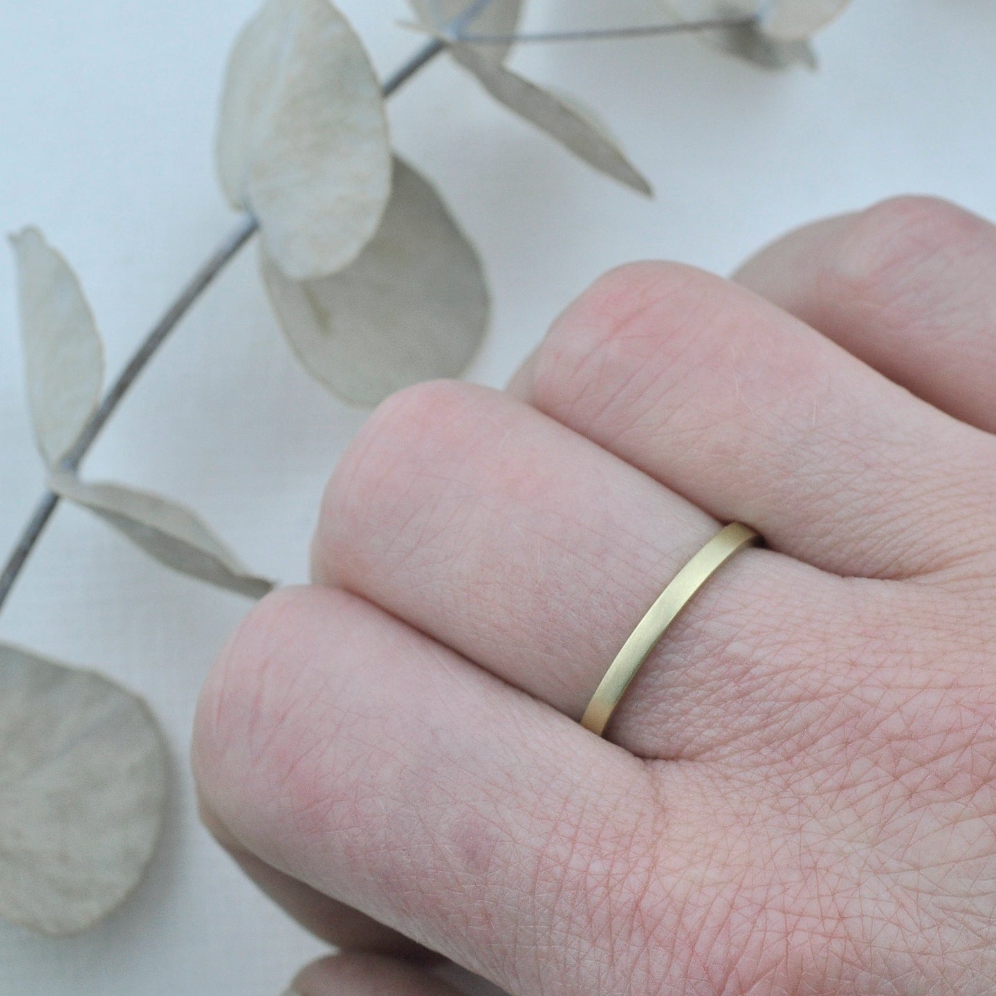 18ct Green gold flat 2mm minimal ring