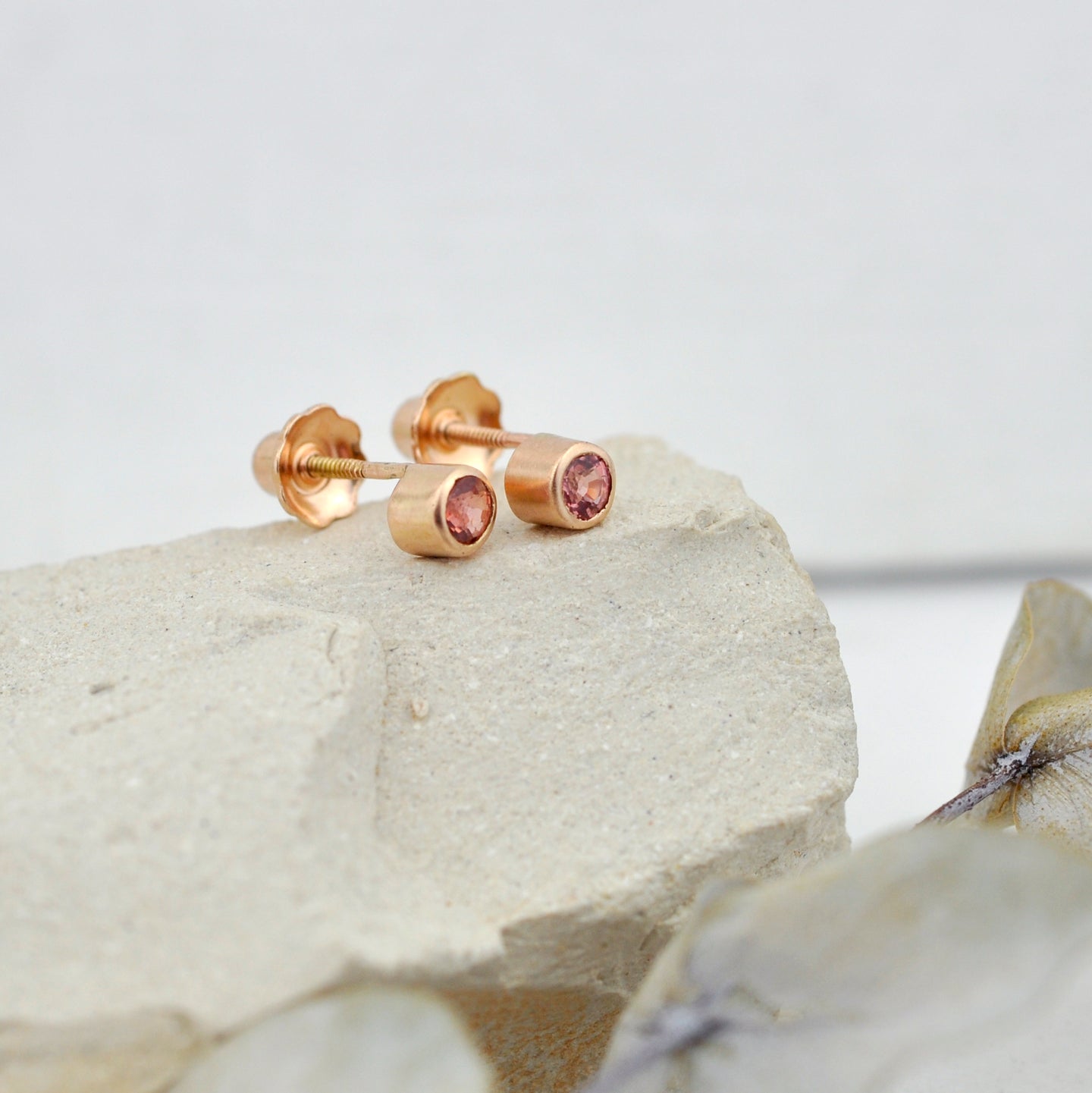 14ct rose gold 3mm Sapphire Stud. other colour options.