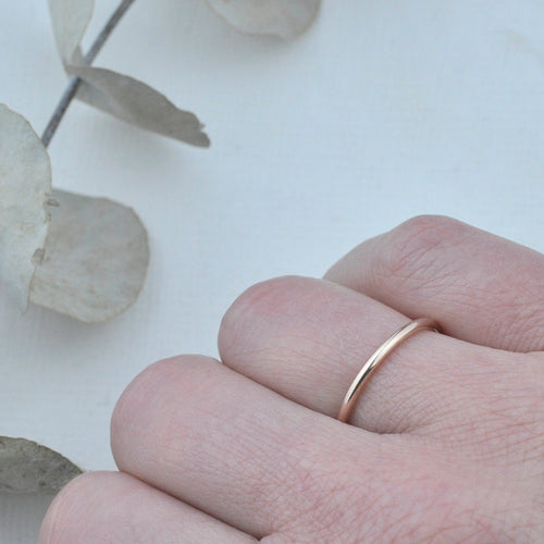 9ct Rose gold round minimal ring