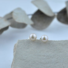 Pale Pink 4mm pearl silver studs