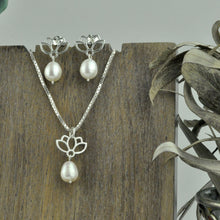 Lotus drop Pearl Silver studs