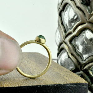 18ct Yellow Gold Emerald ring