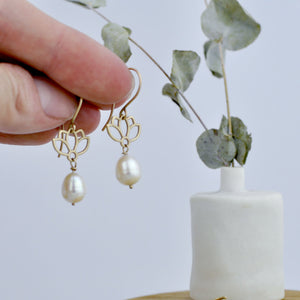 9ct Gold Lotus drop Pearl earrings.