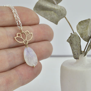 9ct Yellow Gold Lotus drop Moonstone necklace.