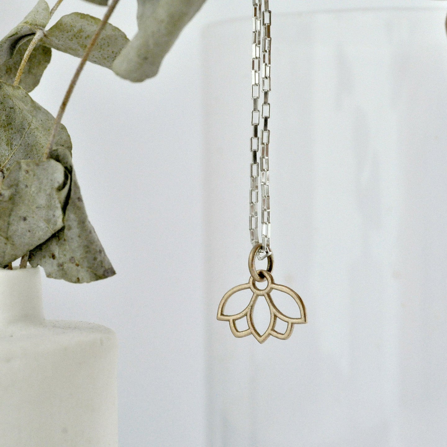 9ct Yellow Gold Sapphire Minimal Lotus necklace.