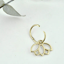 Single 9ct gold small sleeper hoop earring.