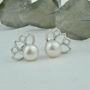 White Pearl Lotus Silver cufflinks