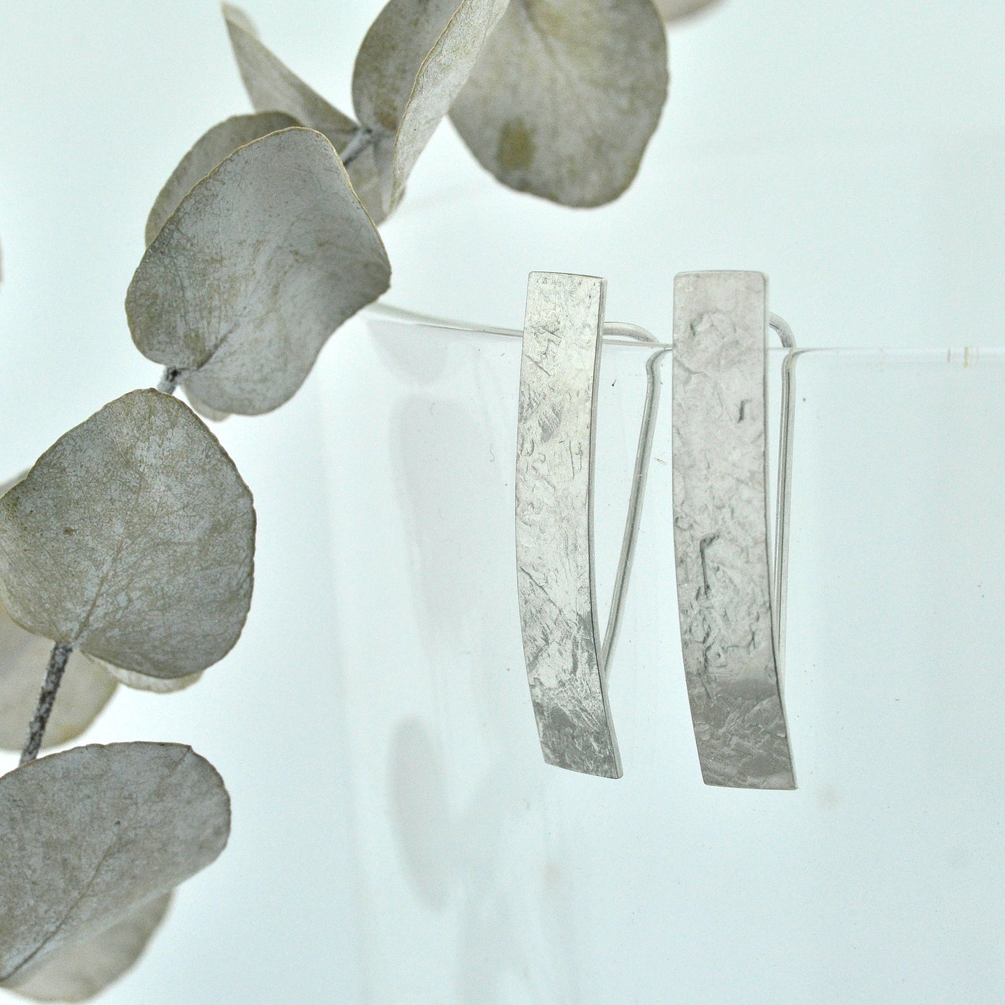 Silver textured bar hooks