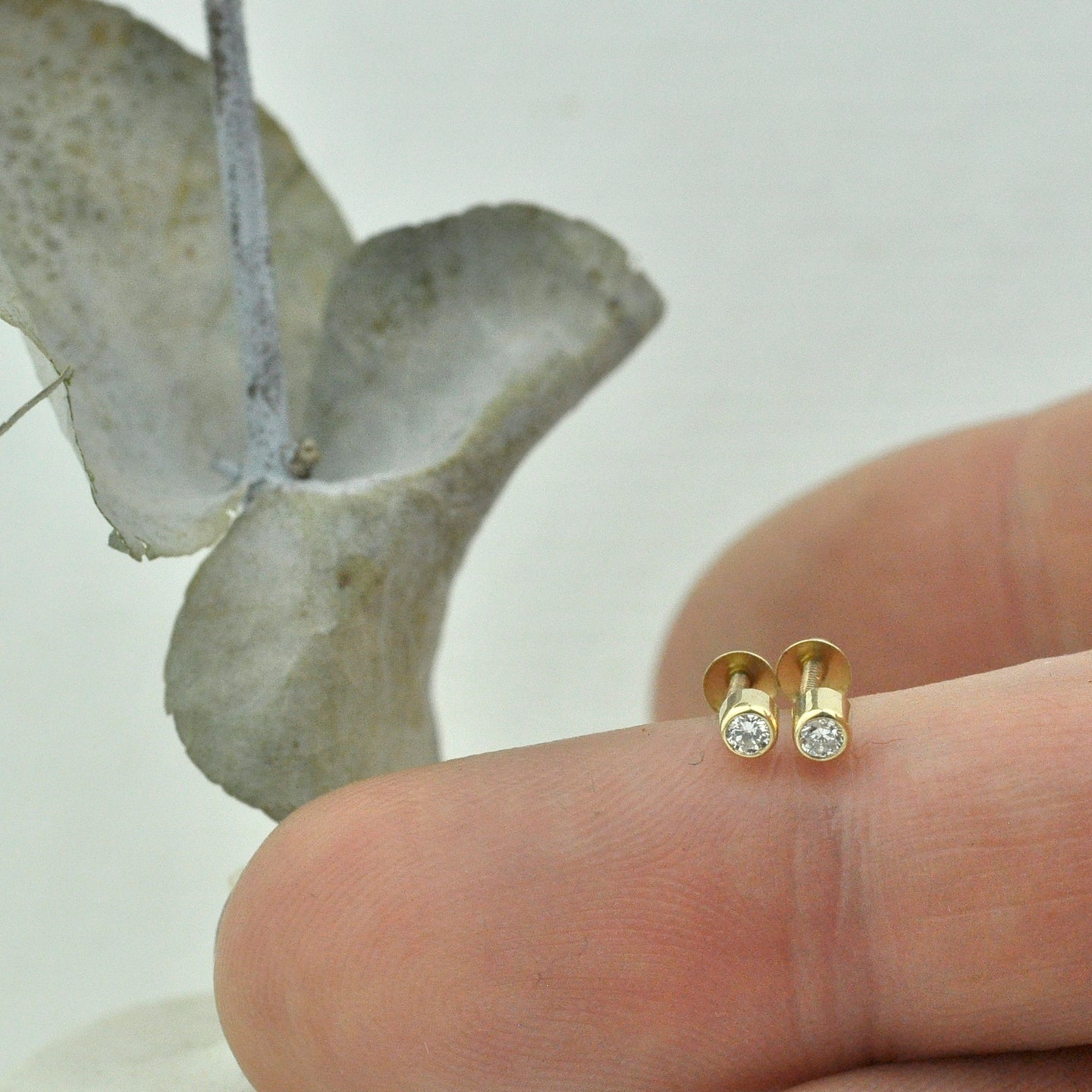 Diamond 2mm 14ct yellow gold tiny screw back earrings